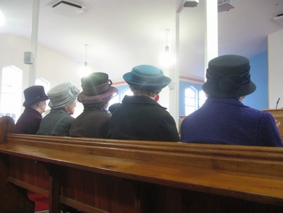 Traditionellt hattmode i Stornoway Free Church