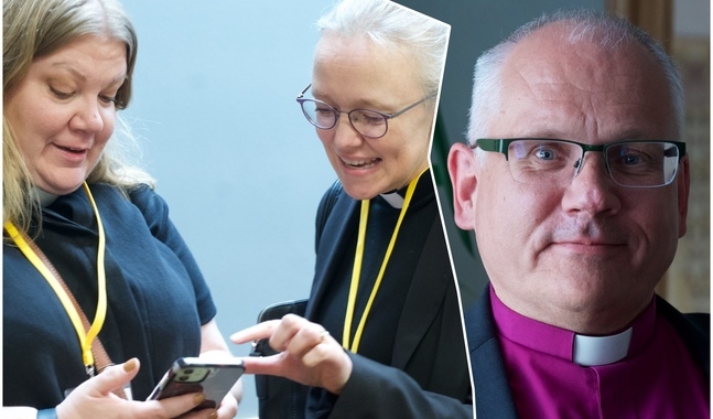 Prästerna Mari Puska (t.v.) och Malena Björkgren vid synodalmötet i Åbo. Biskop Bo-Göran Åstrand talade till 180 präster om folkkyrkan i förändring