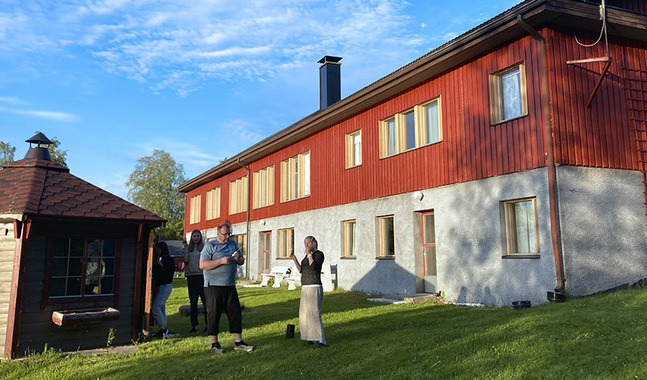 Vid Inremissionshemmet i Larsmo samsas allt i samma byggnad, sovplatser, undervisningssal och matsal.