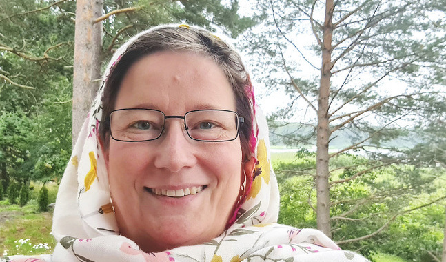 Katolska Sara Torvalds tycker att ekumenik är lärorikt men att den katolska kyrkan också har varit för en mängd "fördomar och tjafs". Hon är sedan 2021 ordförande för Ekumeniska rådets arbete på svenska i Finland.