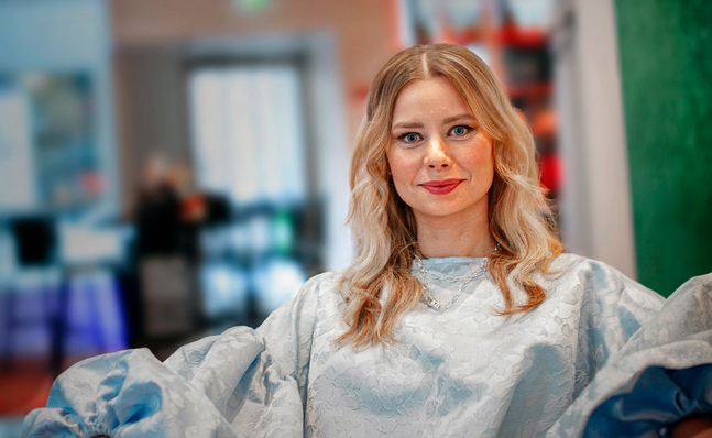 Amanda Jansson fick sitt stora genombrott när hon spelade huvudrollen i SVT-dramat Tunna blå linjen. Långt över 2 miljoner personer har sett första avsnittet.