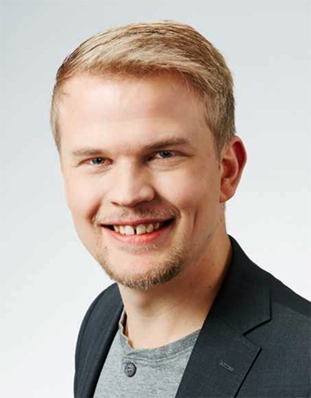 Jaan Siitonen jobbar som politiskt sakkunnig vid Svenska Bildningsförbundet.
