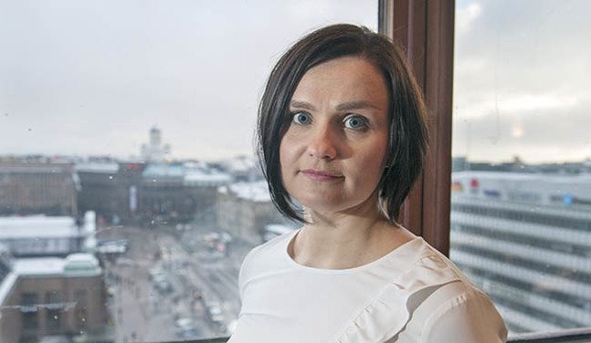 Mari Turunen har intervjuat 31 invandrare som konverterat från islam till kristen tro. Intervjuerna har hon sammanställt i boken Kääntyneet.