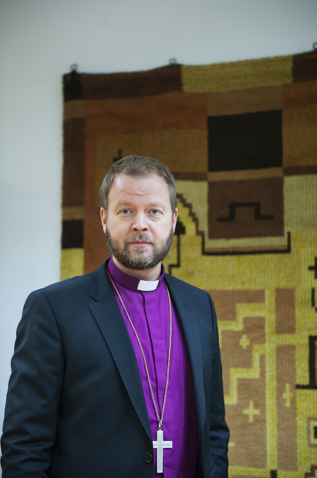 Teemu Laajasalo är ny biskop i Helsingfors. Han hoppas att kyrkan ska klara en åsiktsmångfald.