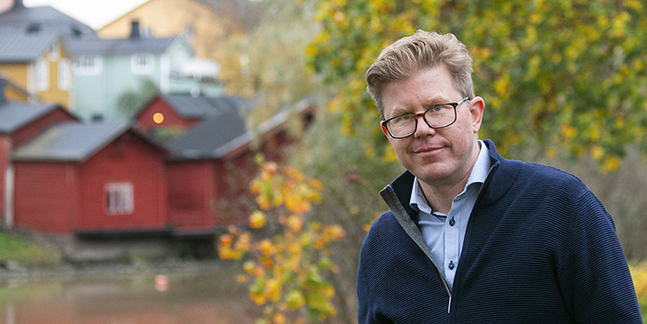 Simon Lampenius är kommunikationschef vid Borgå kyrkliga samfällighet.