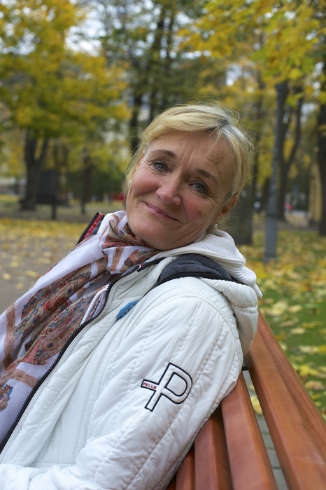 Birgit Jakobsen-Korvenoja hyser varma känslor för Danmark och har tillbringat många barndomssomrar hos släkten där. 
– Jag hoppas att den danska identiteten har präglat mig eftersom danskarna är det lyckligaste folket i världen. (Foto: Michaela Rosenback)