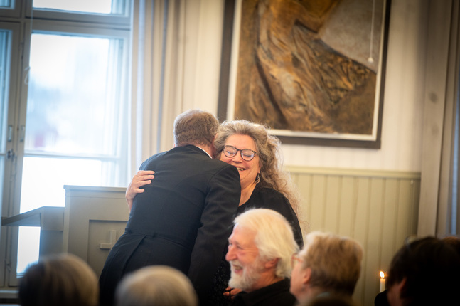 Församlingsrådets viceordförande Solveig Pått hälsade Johan Kanckos välkommen till församlingen.