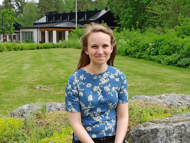 Emma Ahlskog började jobba på gravkontoret i Korsholm i maj i år.
