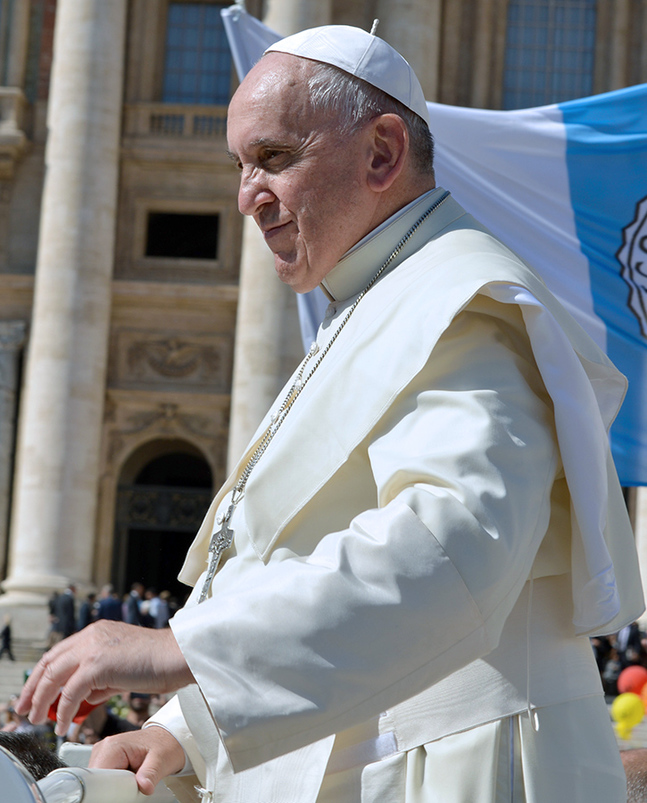 Påve Francikus senaste drag är att sammankalla biskopar till möte kring övergreppsskandalerna.