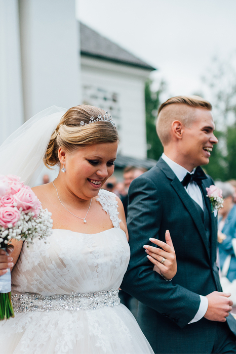 Hanna-Madeleine och Ludvig Andersson förberedde sig för sitt bröllop genom att gå en äktenskapskurs. Läs hela intervjun i Kyrkpressens Bröllopsbilaga!