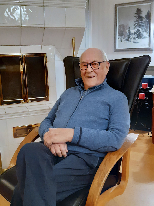 Jarl Nystrand ägnade många tiotals år åt hjälparbete i vänförsamlingarna i Estland, vid sidan av sitt vanliga jobb.