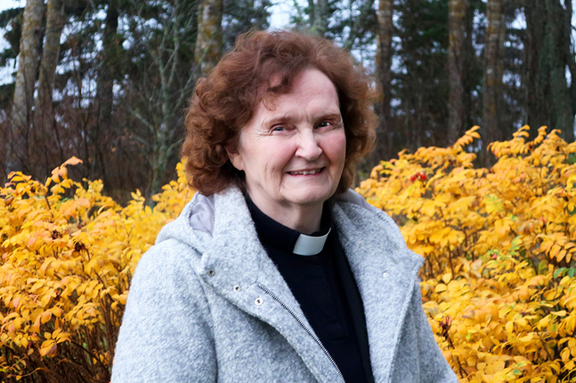 Ruth Vesterlund hade inte en tanke på att bli präst, men hennes erfarenheter ledde henne till teologistudier. 