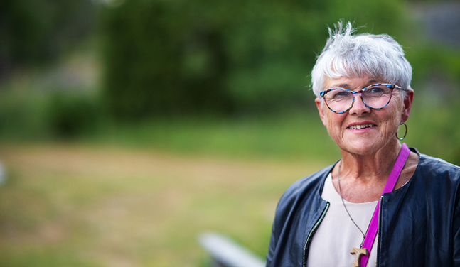 Maria Widén är pensionerad sjukhuspräst och församlingspastor. Hon är uppvuxen i Solf och bor i Mariehamn.