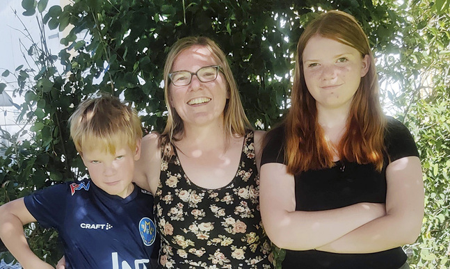 – Jag tror att alla kommer att trivas på familjelägret på Klippan, säger Annika Ekström, på bilden flankerad av två av sina barn. FOTO: PRIVAT