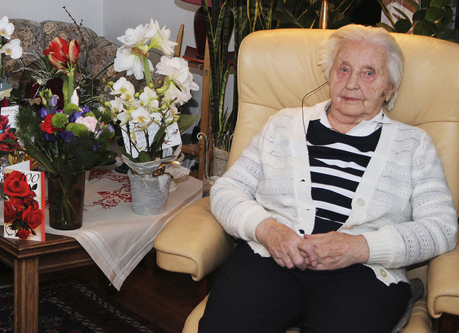 Pensionerade diakonissan Eva Westerlund har fyllt 101. Här på hundraårsdagen år 2020. FOTO: PRIVAT