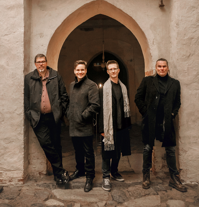 I december 
ger kvartetten
som jobbar i församlingen 
i Sibbo julkonserter i Sibbo gamla kyrka. 