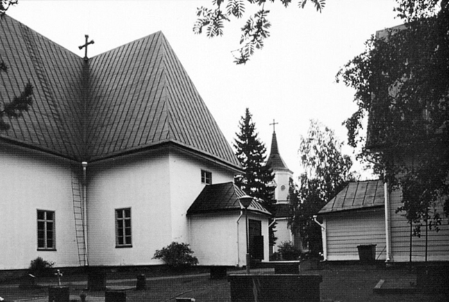Lappträsks kyrka ligger bara tio kilometer från Liljendals kyrka.