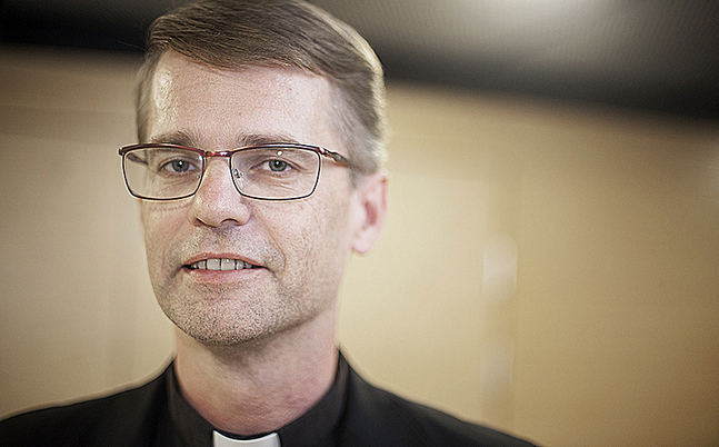 Johan Westerlund jobbar som kyrkoherde i Johannes församling.